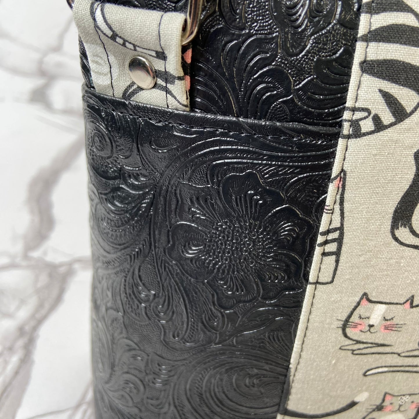 Gray Sketch Cats Crossbody Purse