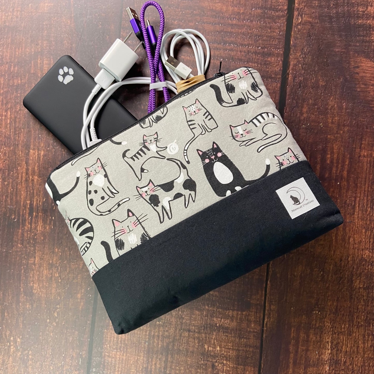 Gray Sketch Cats Large Zipper Pouch